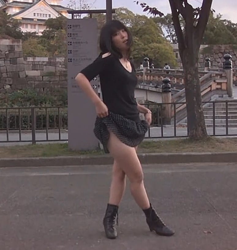 自分からスカートをめくり上げてサービスしてくれる女の子の踊ってみた動画がエロいwww│チラリ部 自分からスカートをめくり上げてサービスしてくれる女の子の踊ってみた動画がエロいwww│チラリ部