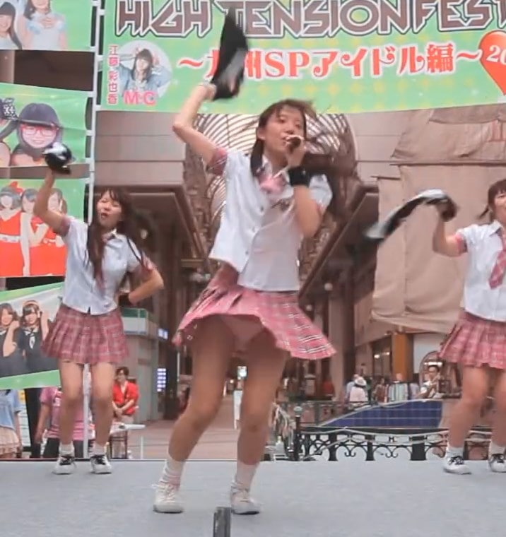 動画：熊本ご当地アイドルのパンチラライブステージ