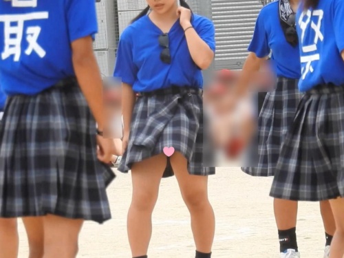 なにわガールズ485 何とか潜入 DE 白生パンティーちらりを撮影したで!