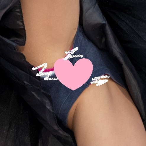 連続ハイキックで黒パンからハミパン連発するチアダンスステージ(アンスコ泥棒:【写真高画質】ダンス3 パンチラPart.1)