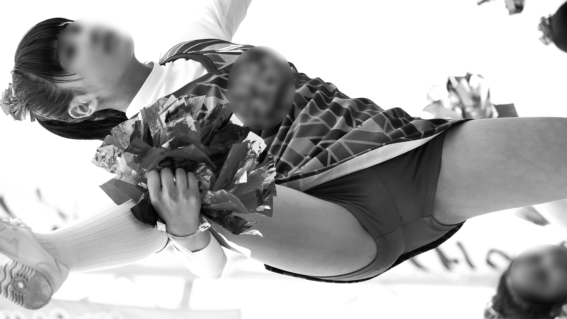 伝説のチアチーム演技。鮮明な4K映像で股間がぐっしょり濡れている事が判明してしまう（すぽチァン：ぷるぷるチア 4K(03)）