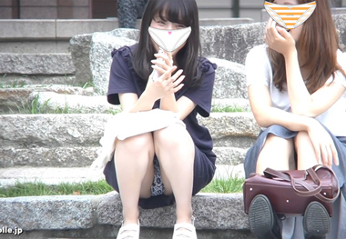 上玉素人娘の ”座りパンチラ” を4人分収録した実用性の高い盗撮動画(五つ星パンティ:パンティ★オールスターズ♯1初公開)
