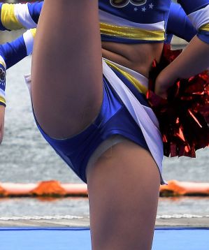 短パンタイプのインナーでハミパンしまくってしまうSweetチアガールズの静止画164枚（白いチャペル：チアです 280）