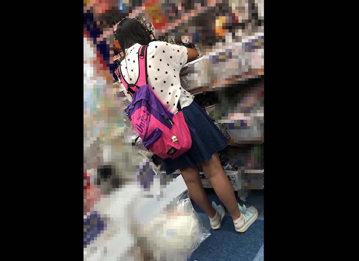 【新作】音ゲーとアニメに夢中な私服℃達をスマホ逆さ 画像つき詳細レビュー