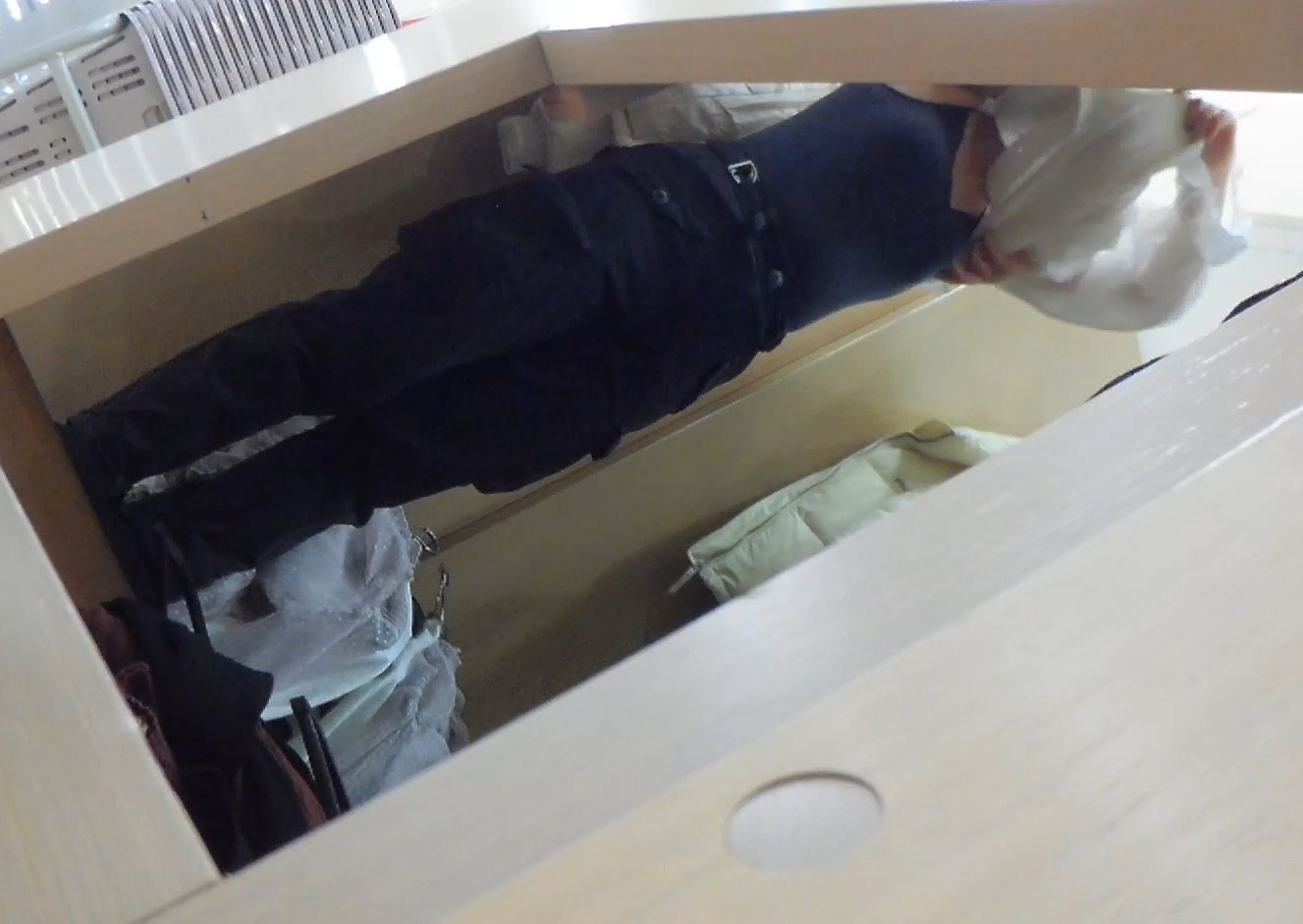 【アヒルの980円均一】試着室　盗撮風　優等生ロリパンツ編 画像つき詳細レビュー