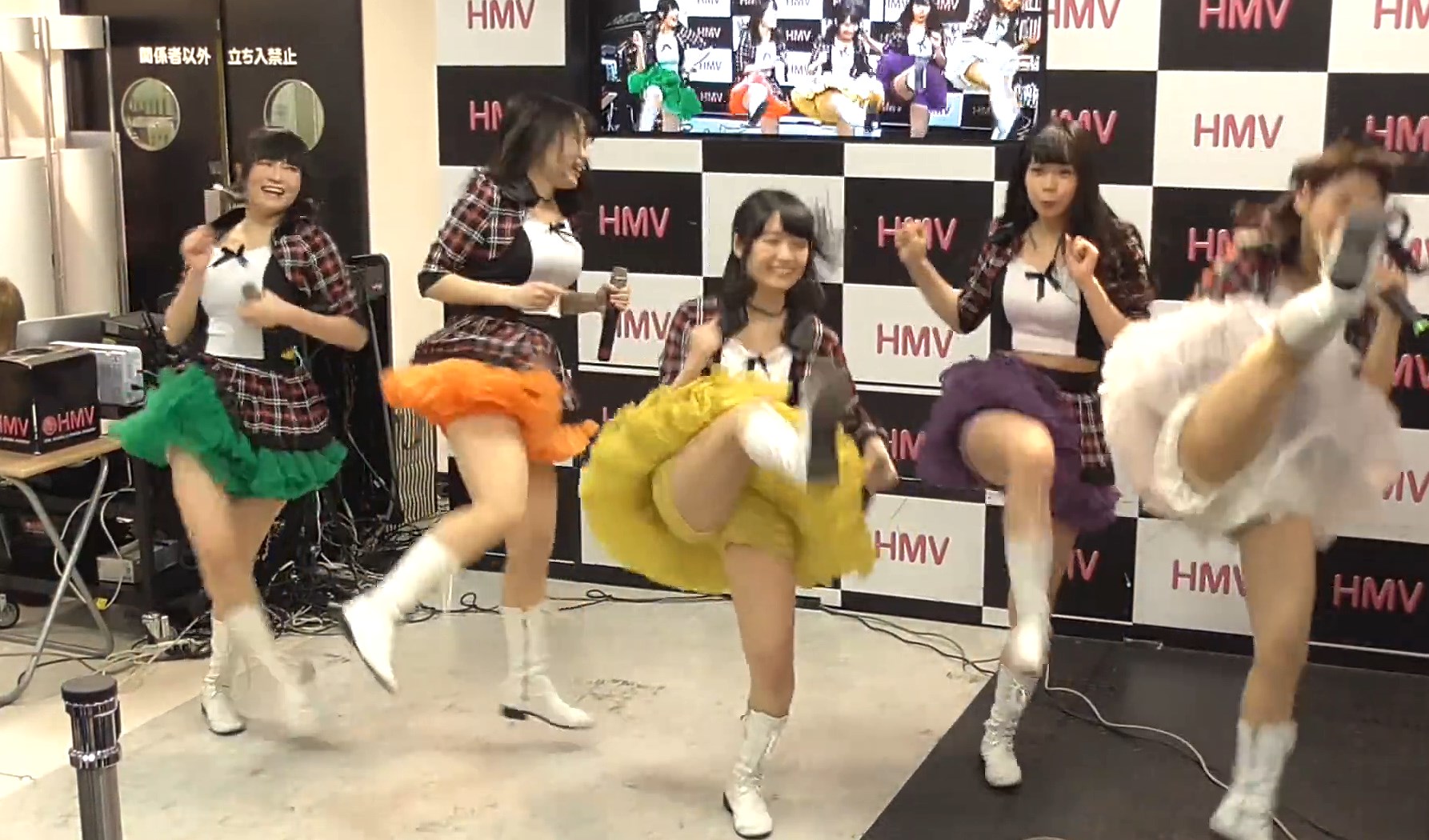 【YouTube】ご当地アイドルさん、ライブ以外で予期せぬパンチラを披露してしまうw(他1本)