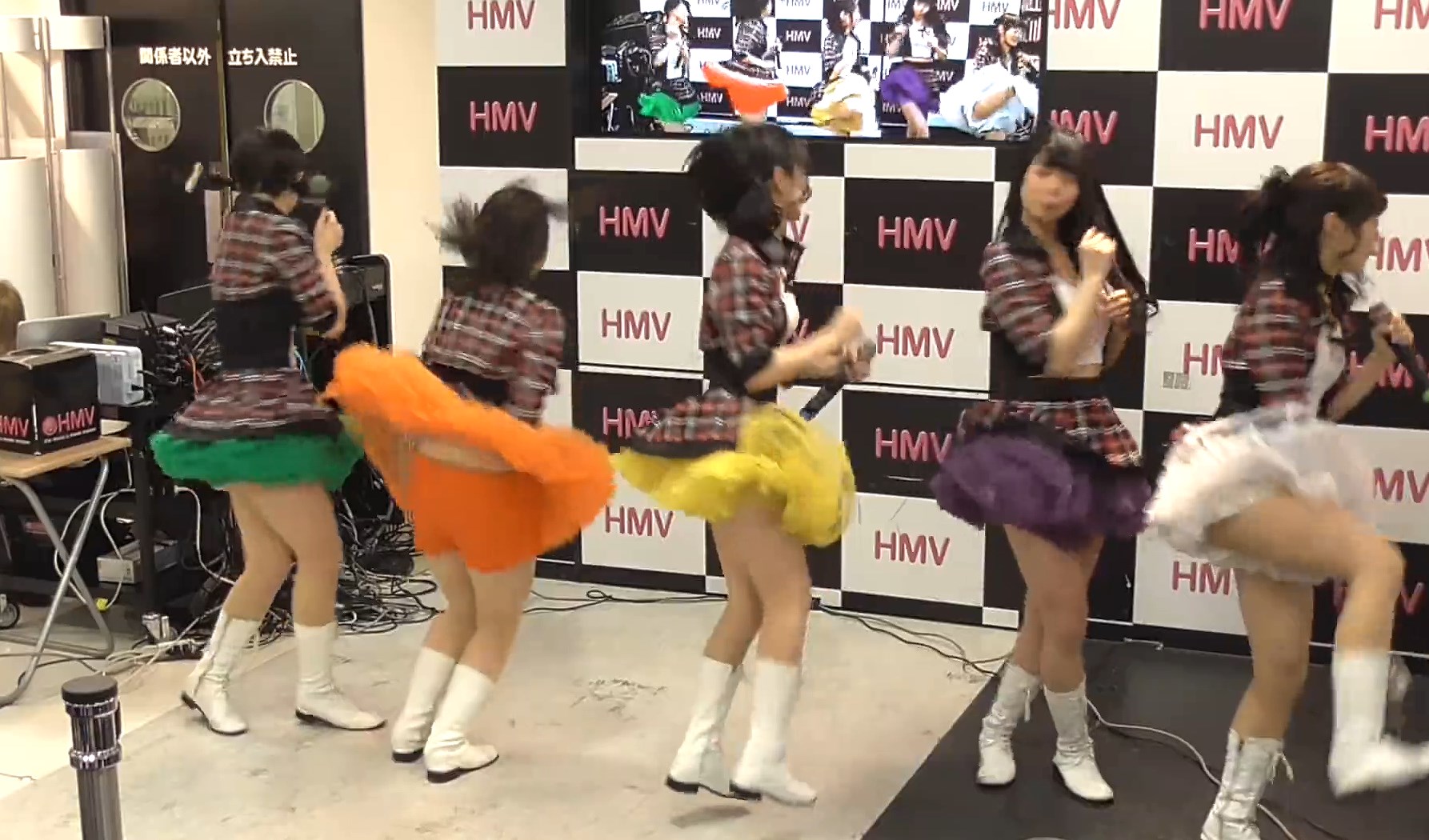 【YouTube】ご当地アイドルさん、ライブ以外で予期せぬパンチラを披露してしまうw(他1本)