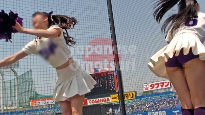 決死の近距離撮影！ヒップ！スカート！ハイキック！東京六大学野球応援シリーズ