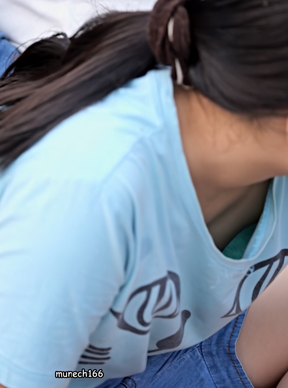 munech166 まさかのノーブラで反則級の巨乳がポロリ 画像つき詳細レビュー