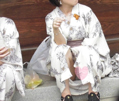 浴衣でパンチラする動画~足のお行儀が悪い女の子～：originate-pcolle