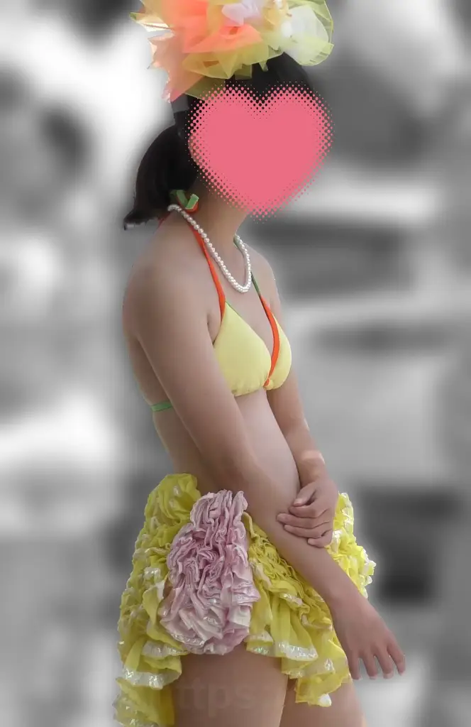 【4K】密着!気になるスリムな谷間サンバっ娘 画像つき詳細レビュー