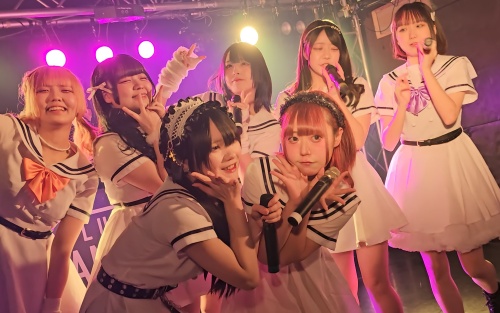 【YouTube】アイドルグループのピンク担当のパンチラ率の高さを穿き忘れ動画で検証