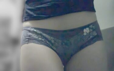 【他サイト販売物再販+新規映像2本】居〇屋アルバイト 着替え 見た目と裏腹な処〇JD1 6回分:甘さ控えめ