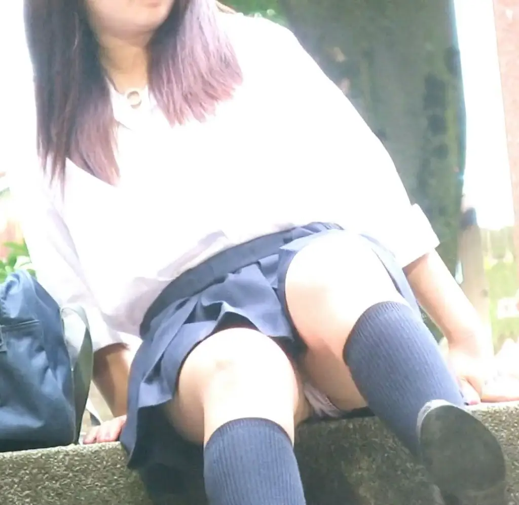 座りっ娘042 お祭りに来ていたJ〇ちゃん 画像つき詳細レビュー