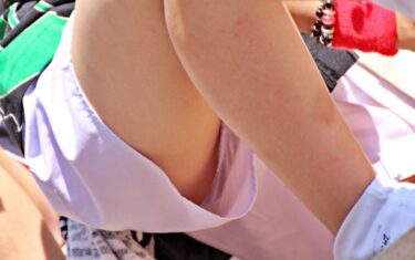 【201枚】お祭りギャルは無駄に重ねない！アドレナリンドバドバの激カワギャルの隙間パンチラ写真集