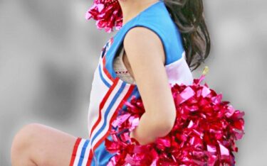 クリスマスステージを照らす圧巻のパフォーマンス　～ダイナミックな演技が光る唯一無二のチアリーディング演技①～