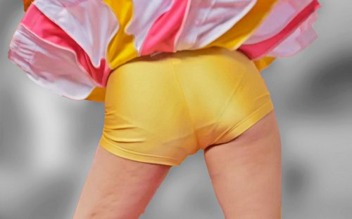 アイドル級のチアをローアングル至近距離で(4K)：すぽチァン