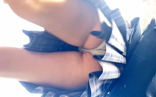 ＃９ アイドル級じぇけ。超ミニから縞々P見えっぱなし。５名全生P。：かぷりこ